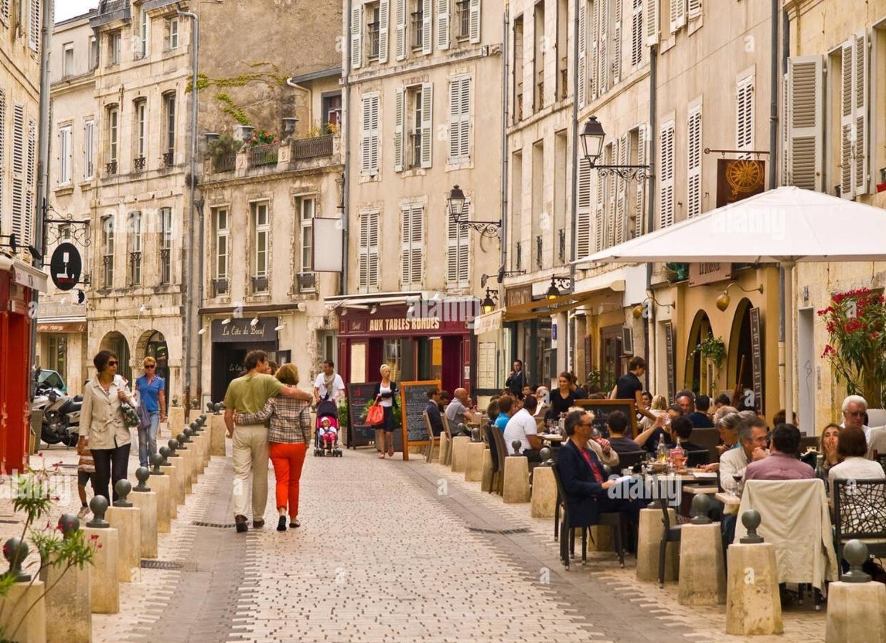 Appartement Tout Confort En Mezzanine A 20Mn A Pied Du Centre-Ville Avec Tv Et Wifi لا روشيل المظهر الخارجي الصورة